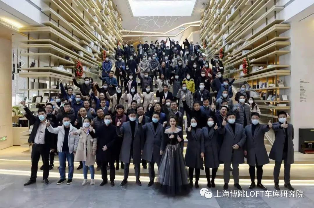 漳州全国一百多人在华侨城汉口道6号参观研讨LOFT专利车库技术！